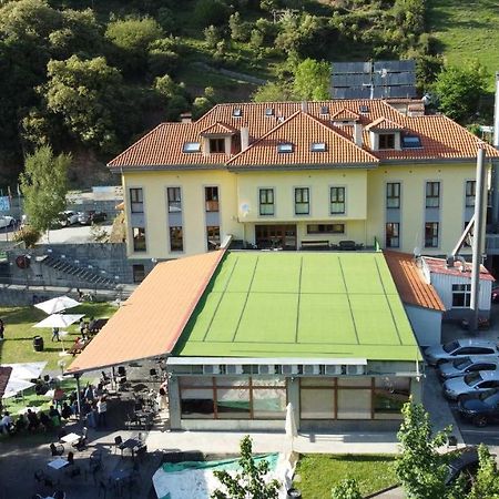 Hotel Santa Cristina Пола де Лена Екстериор снимка