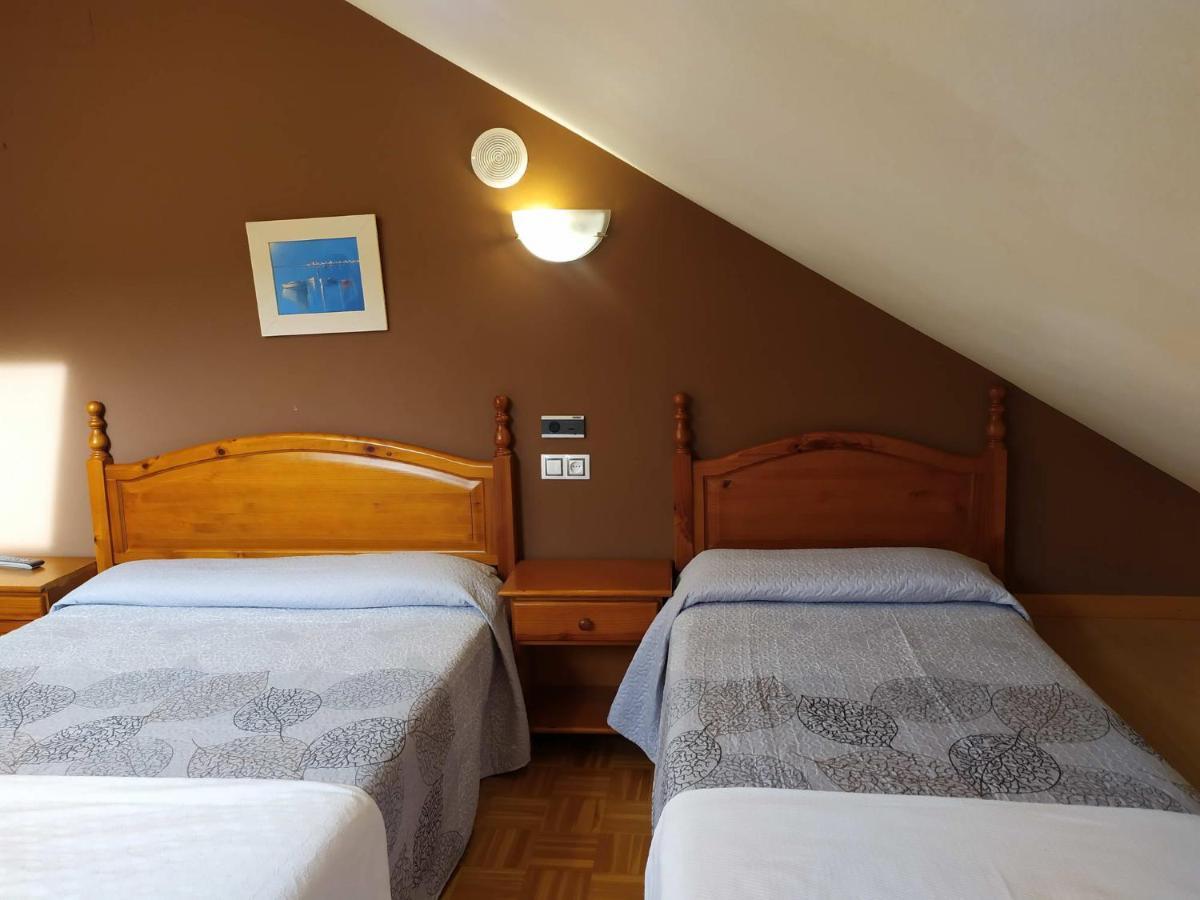 Hotel Santa Cristina Пола де Лена Екстериор снимка