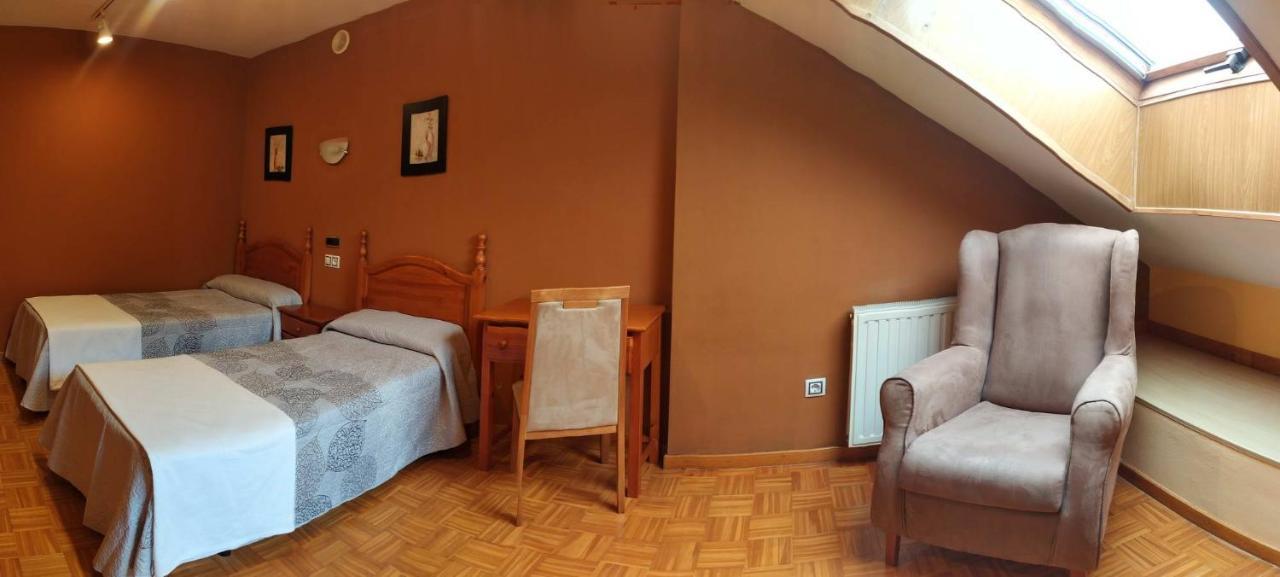 Hotel Santa Cristina Пола де Лена Екстериор снимка