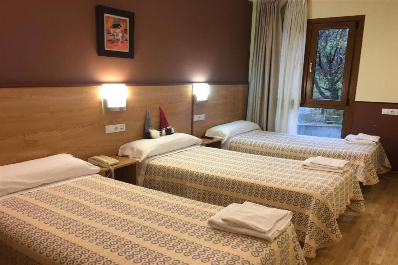 Hotel Santa Cristina Пола де Лена Екстериор снимка