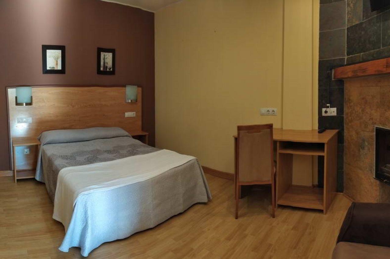 Hotel Santa Cristina Пола де Лена Екстериор снимка