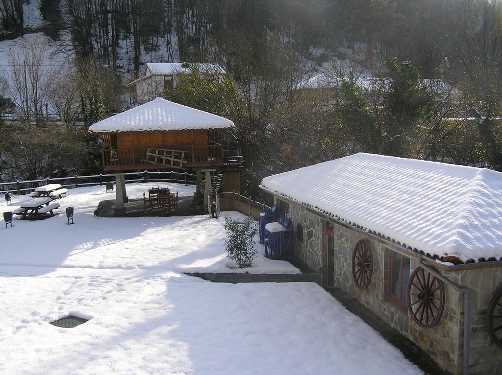 Hotel Santa Cristina Пола де Лена Екстериор снимка